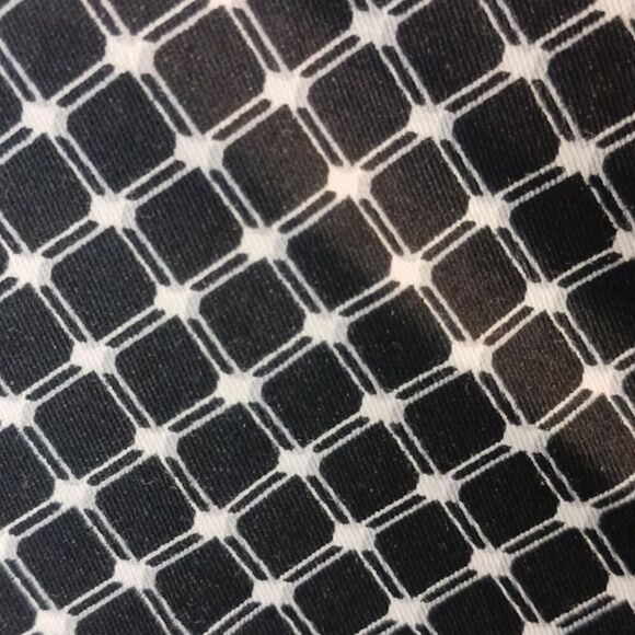 Worthington Women's Modern Fit black and white diamond pattern capri pants sz 12 - Picture 4 of 9